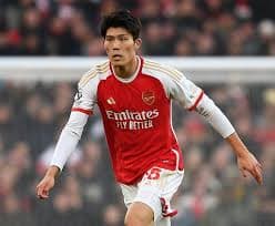 ディフェンス練習をする子ども