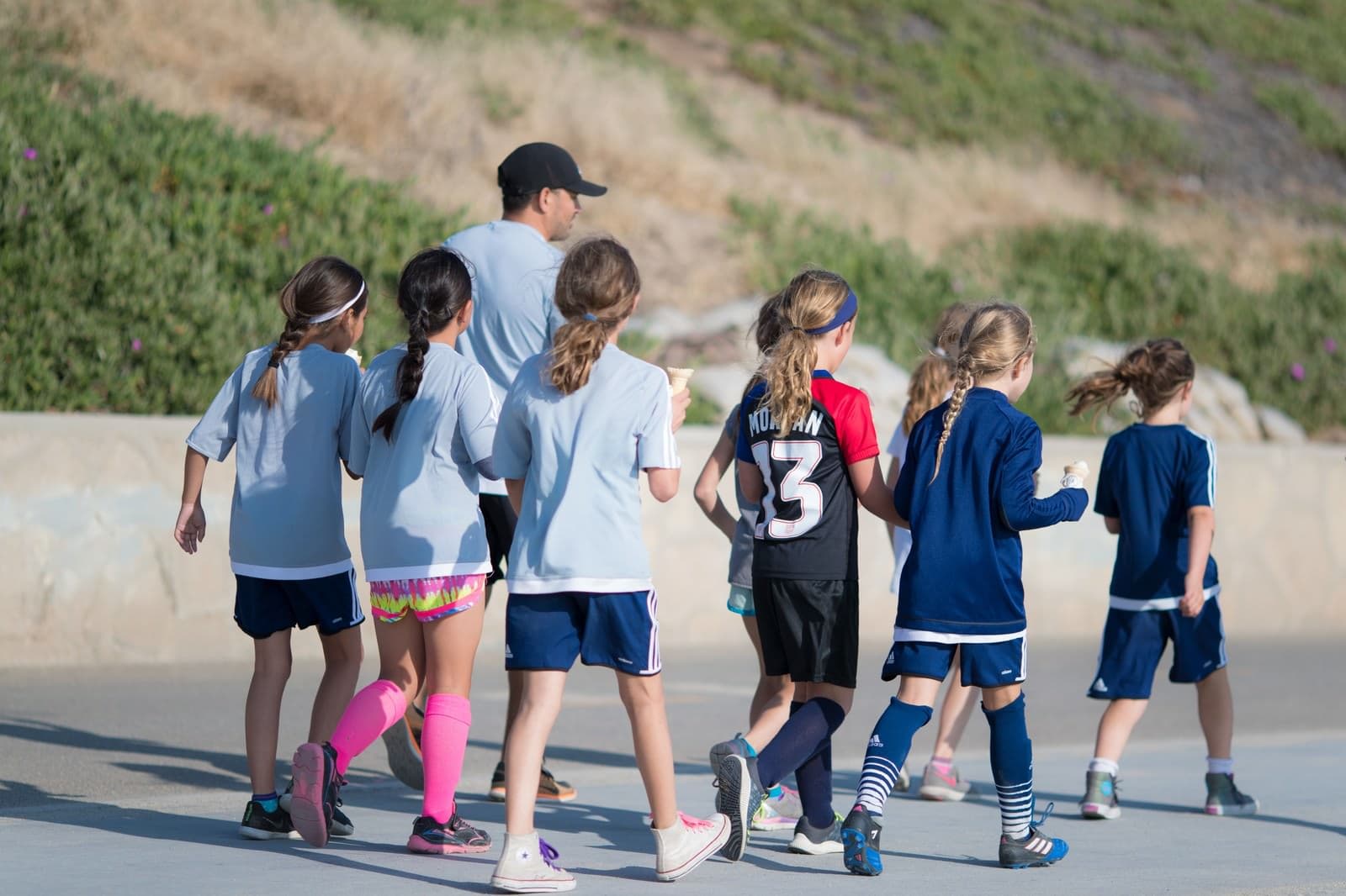 コーチと子供たち